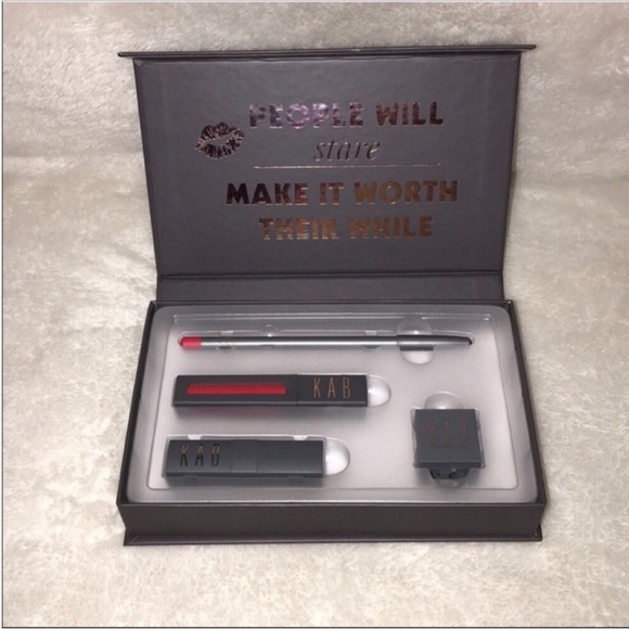 KAB Cosmetics Lip Kit - Picture 3 of 4